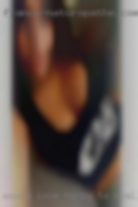 WOuld love horny to swallow your cum !